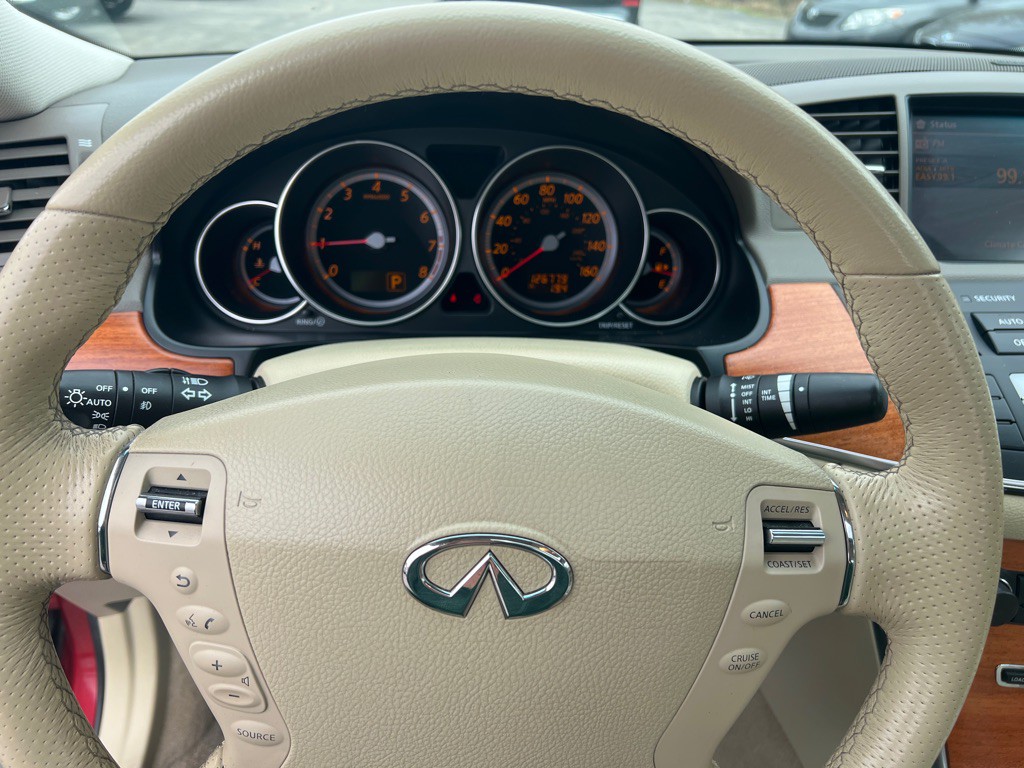 2007 INFINITI M35 Image 8