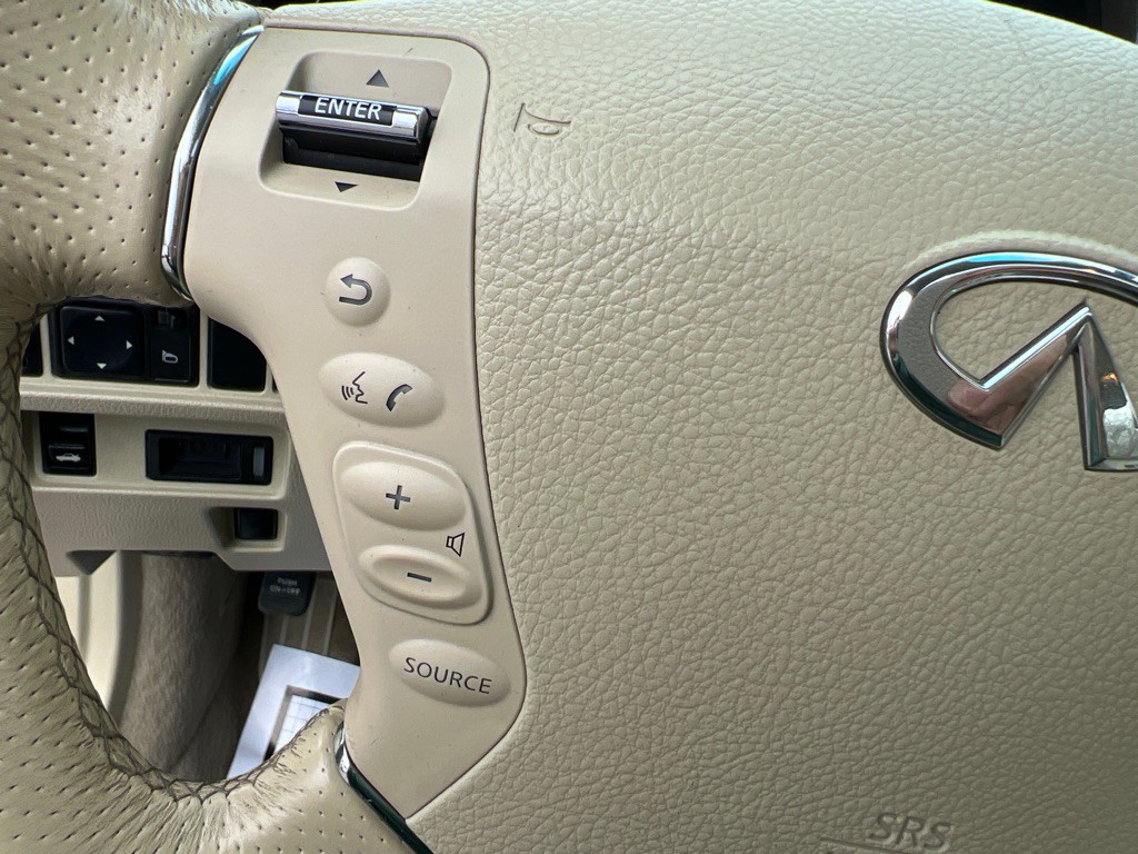 2007 INFINITI M35 Image 9