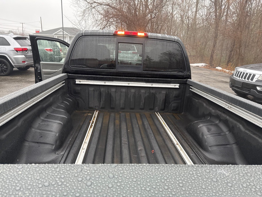 2017 Nissan Frontier Image 28