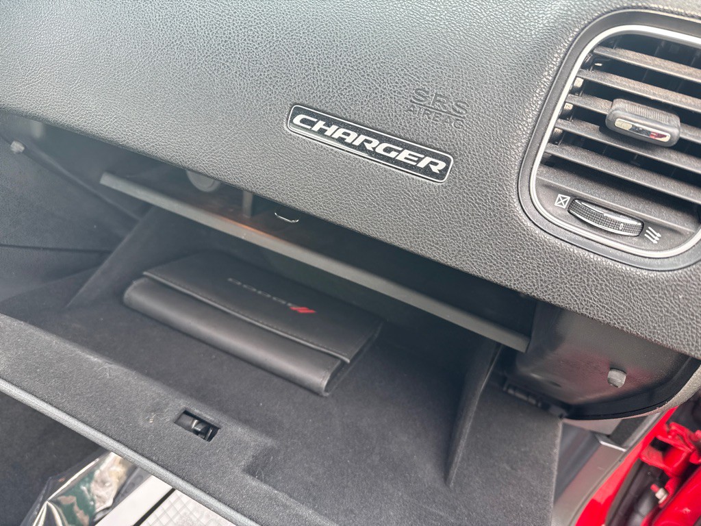 2015 Dodge Charger Image 32