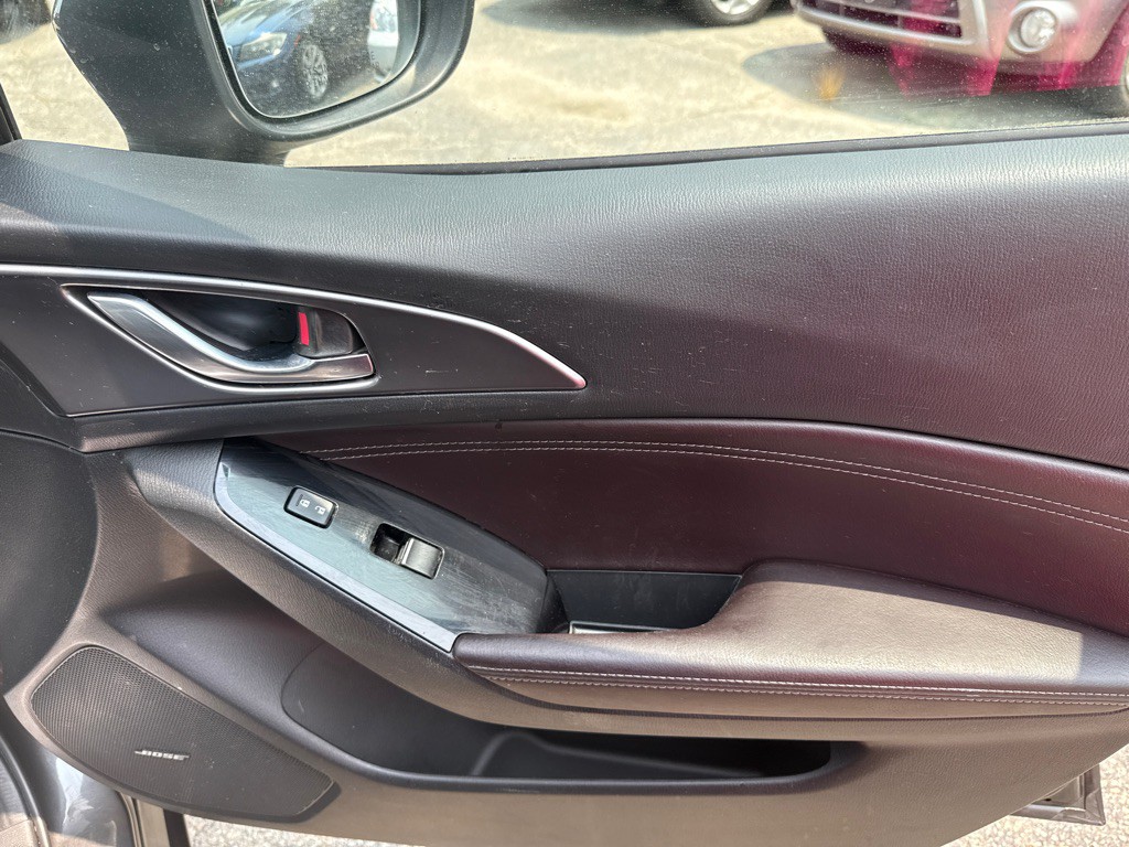 2017 Mazda Mazda3 Image 29