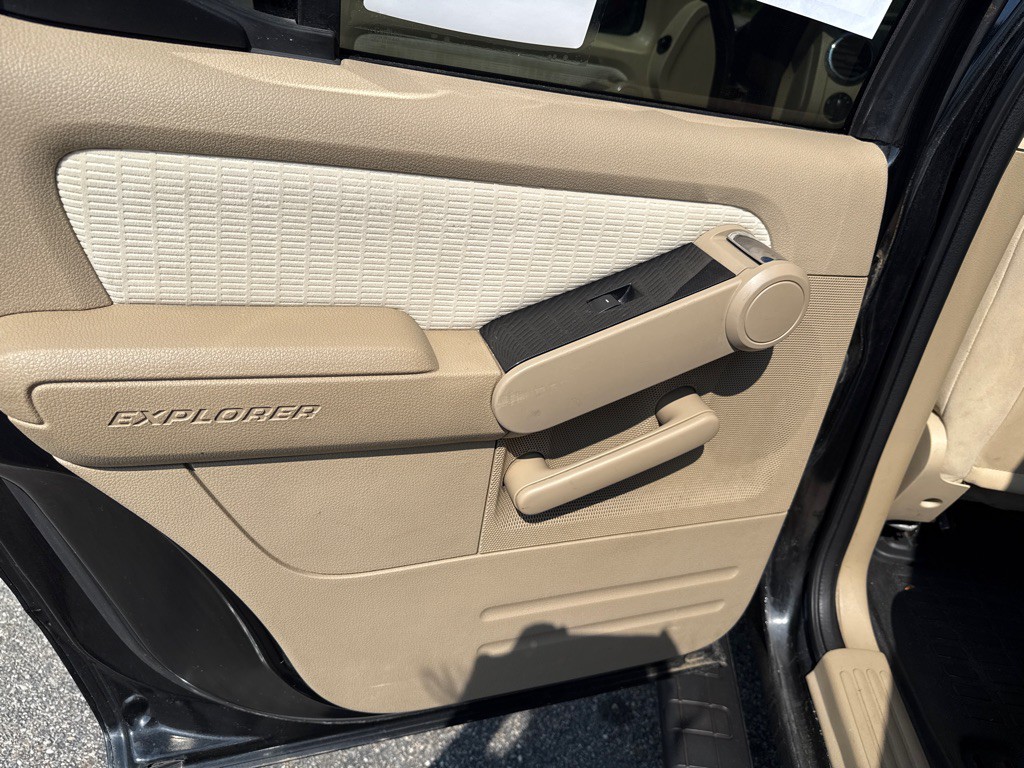 2008 Ford Explorer Image 18