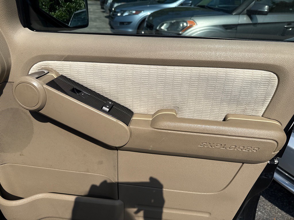 2008 Ford Explorer Image 22