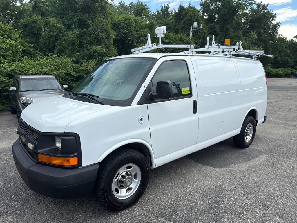 2011 Chevrolet Express Image 1