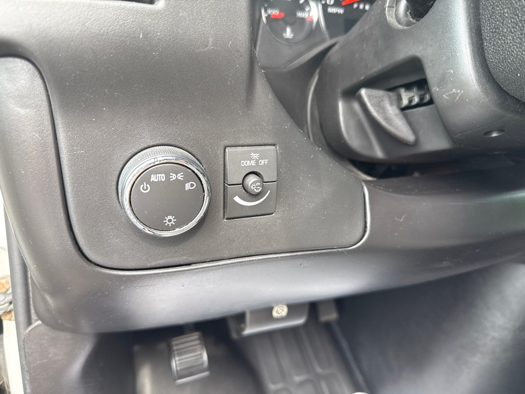 2011 Chevrolet Express Image 14