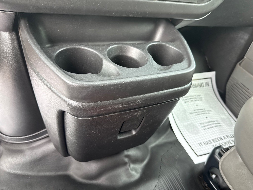 2011 Chevrolet Express Image 19