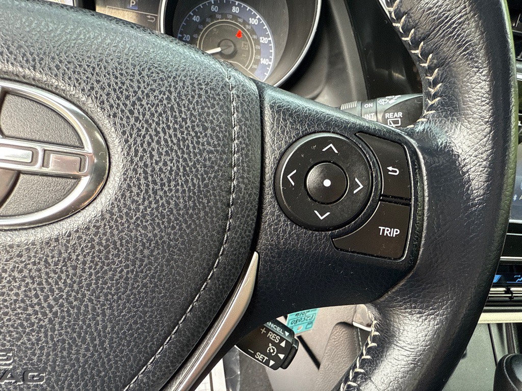 2016 Toyota Corolla Image 11