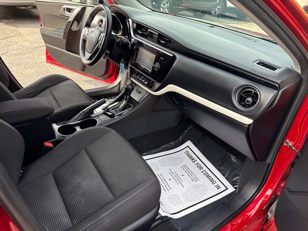 2016 Toyota Corolla Image 24