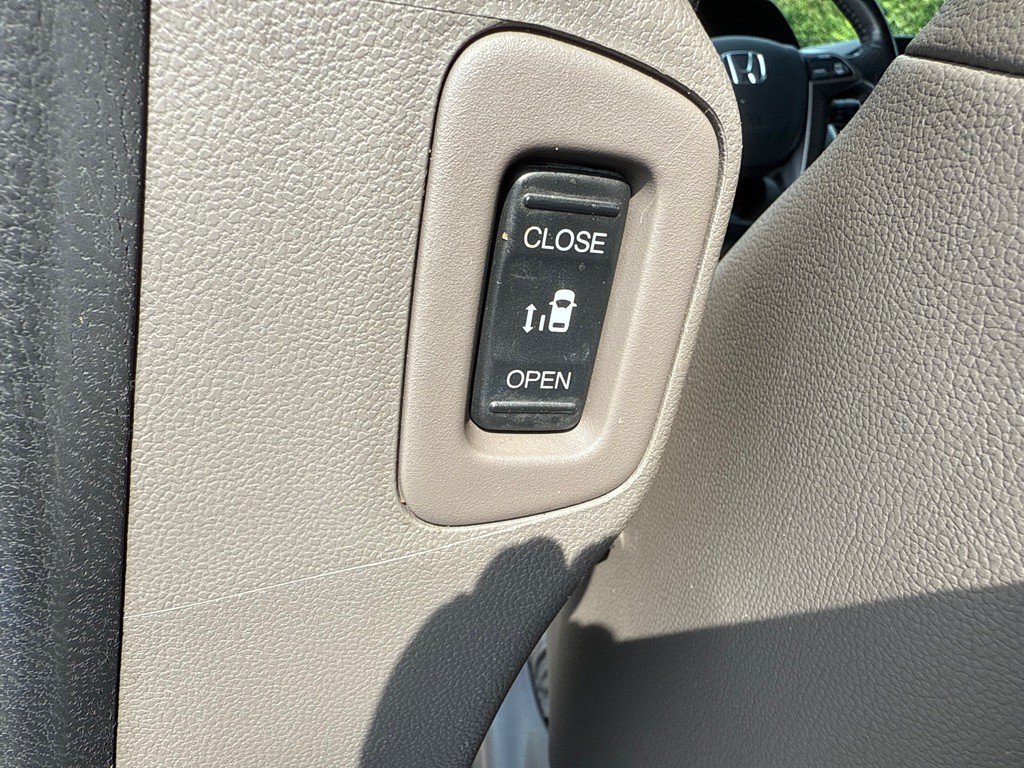 2015 Honda Odyssey Image 12