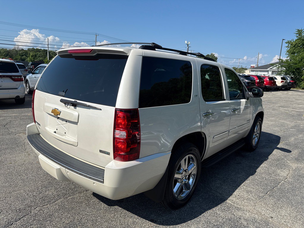 2012 Chevrolet Tahoe Image 2