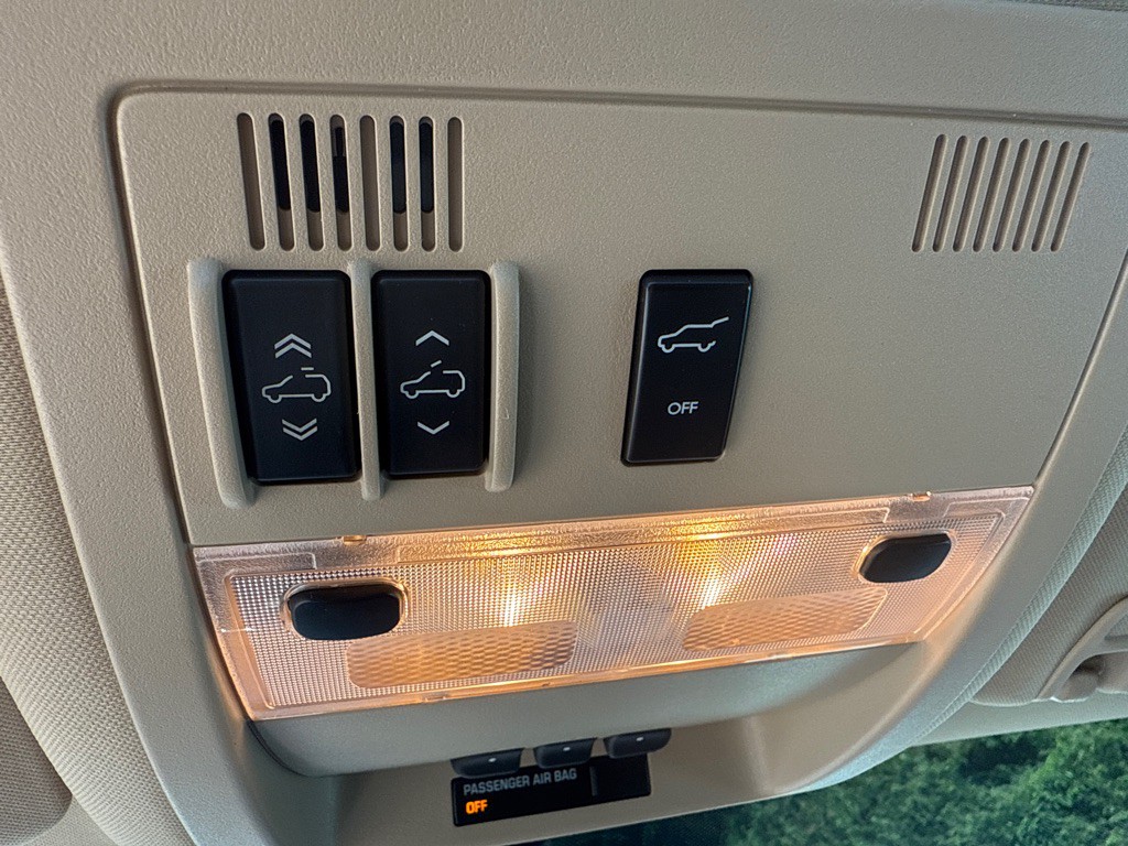 2012 Chevrolet Tahoe Image 18