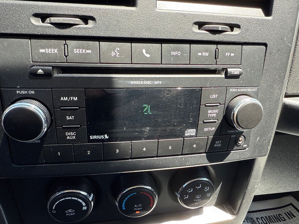 2011 Jeep Liberty Image 10