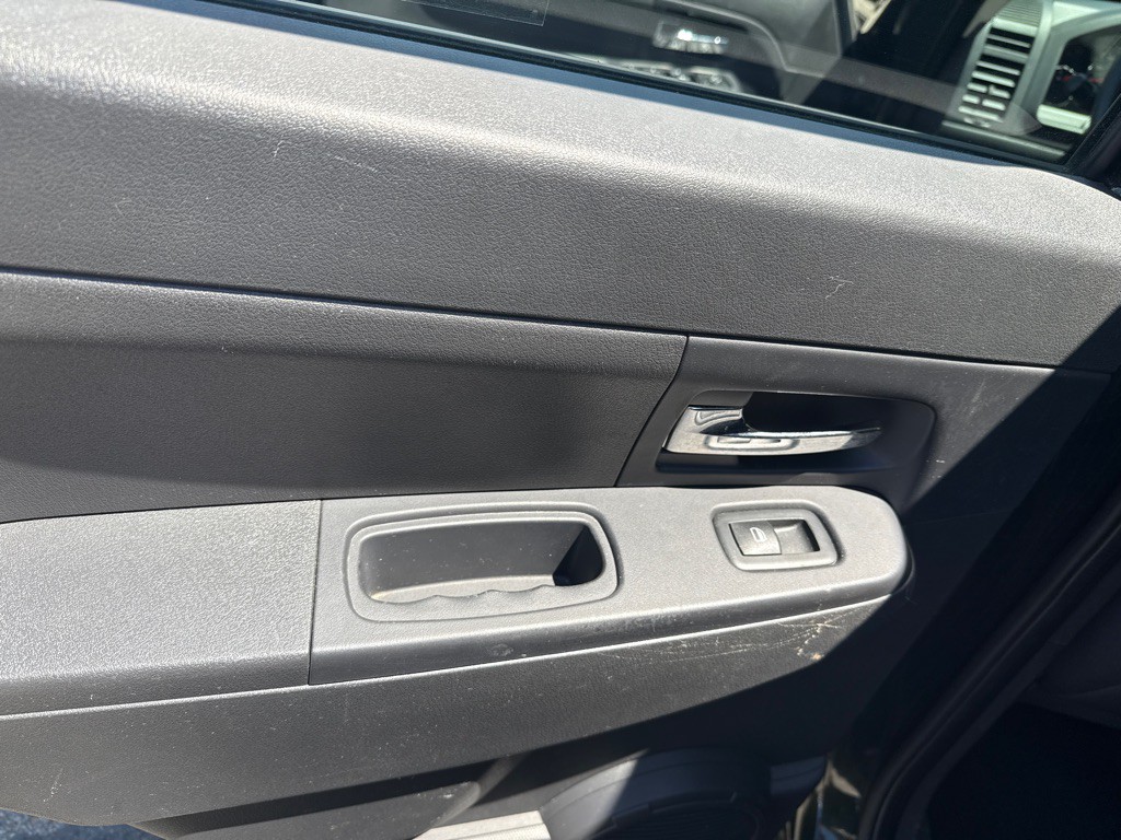 2011 Jeep Liberty Image 16