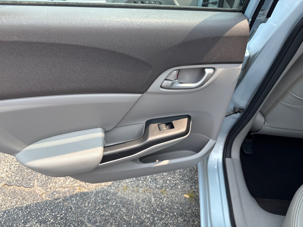 2012 Honda Civic Image 17