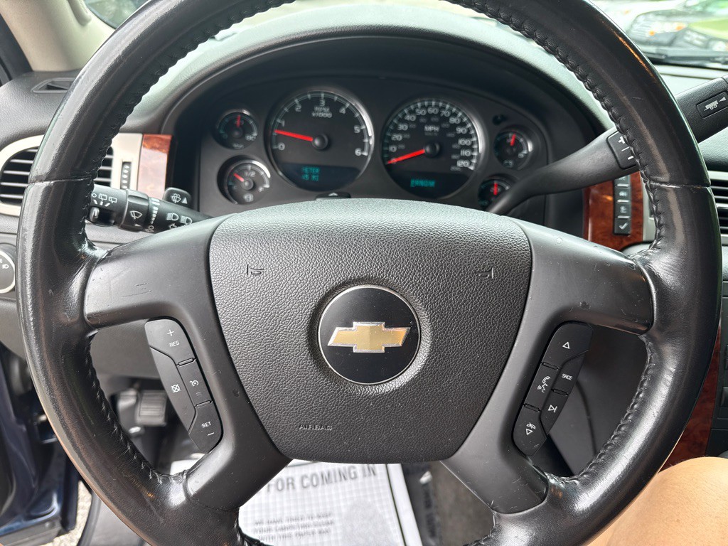 2009 Chevrolet Suburban Image 8