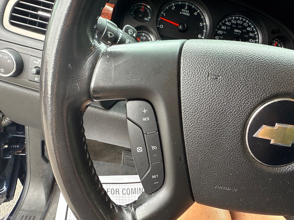 2009 Chevrolet Suburban Image 11