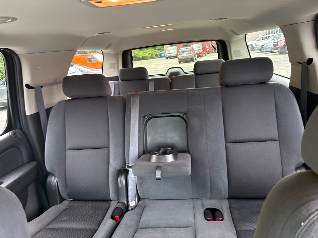 2009 Chevrolet Suburban Image 16
