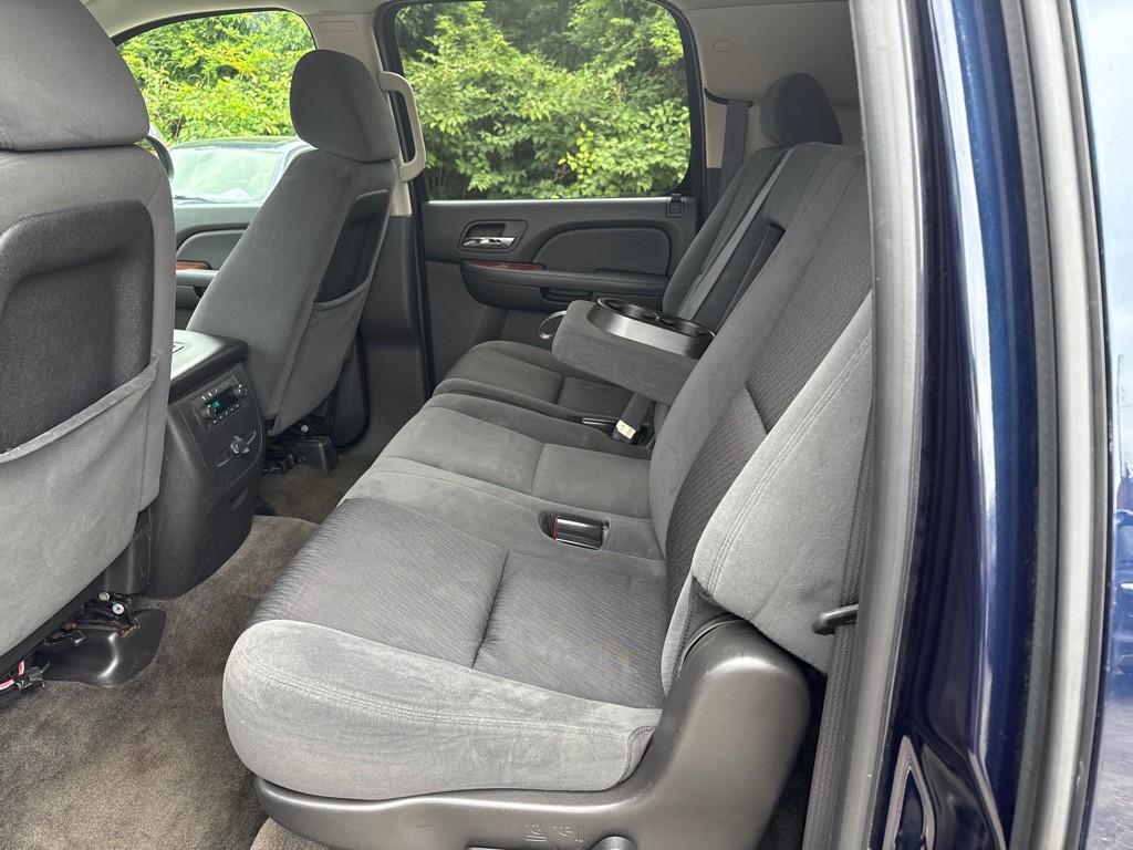 2009 Chevrolet Suburban Image 17