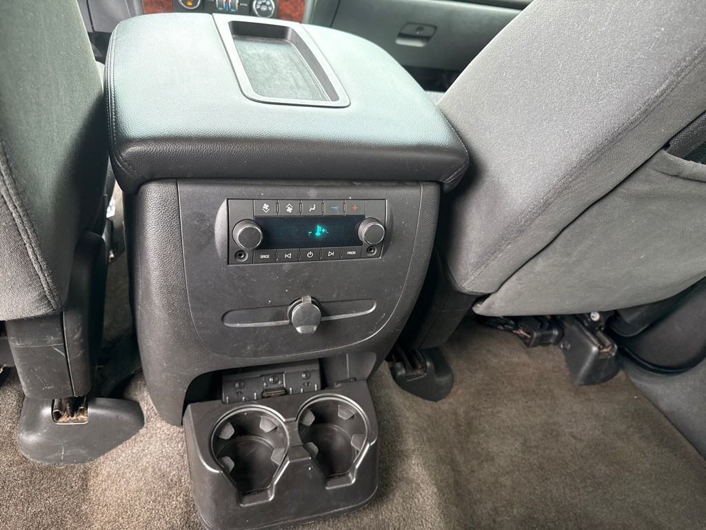 2009 Chevrolet Suburban Image 19