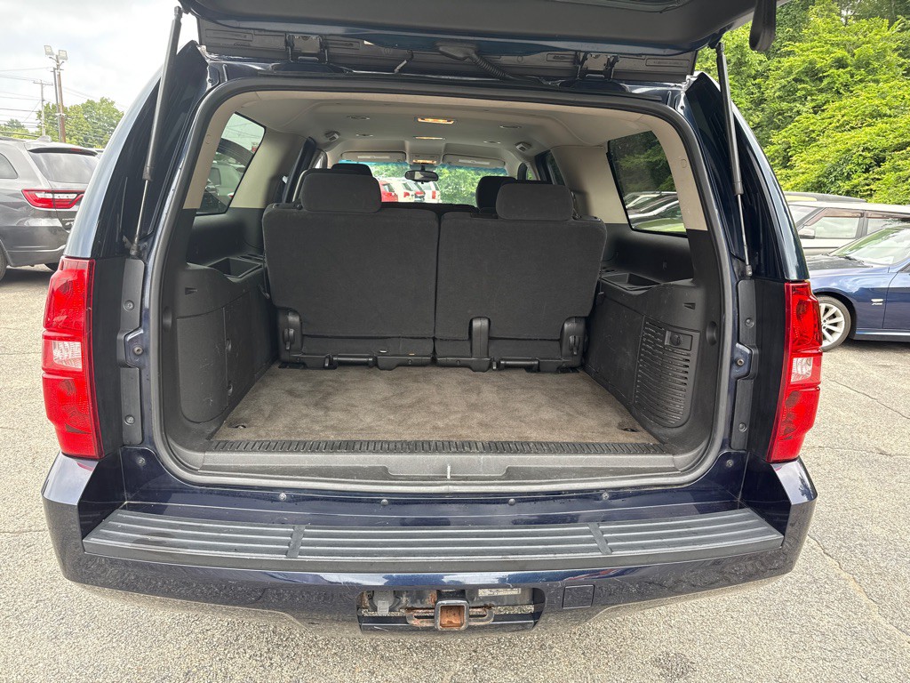 2009 Chevrolet Suburban Image 21