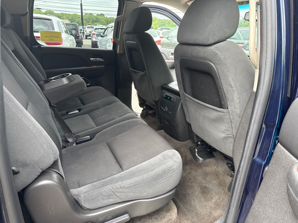 2009 Chevrolet Suburban Image 23