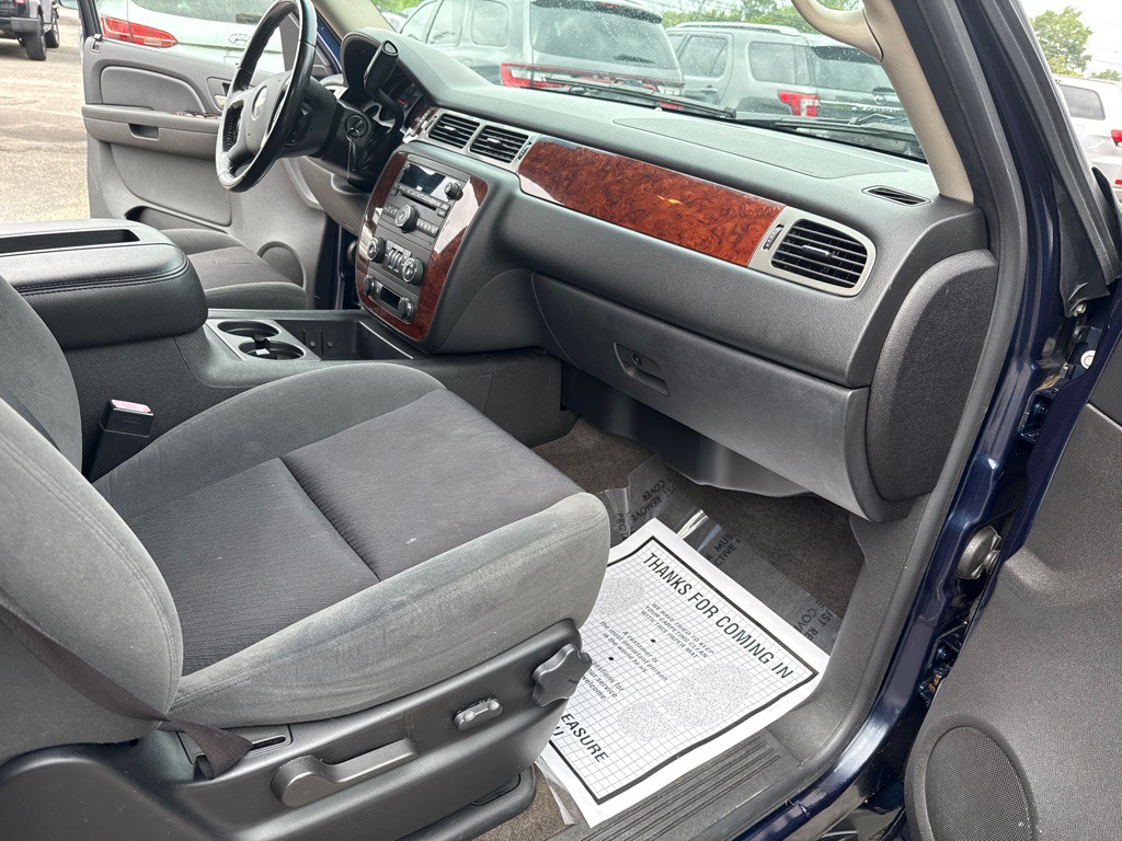 2009 Chevrolet Suburban Image 25