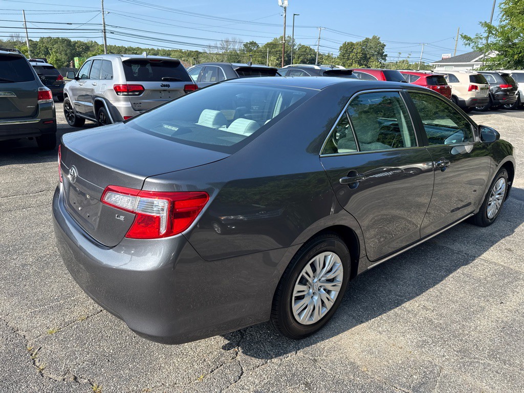 2014 Toyota Camry Image 3