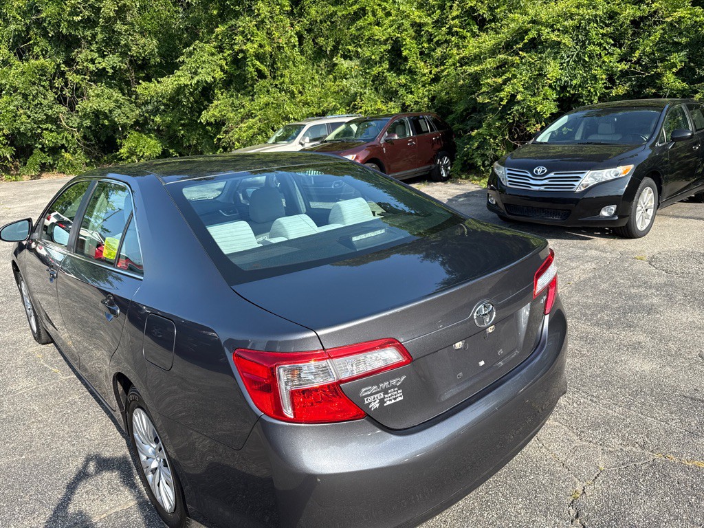 2014 Toyota Camry Image 4