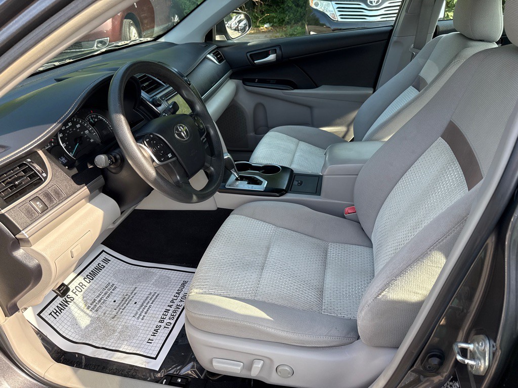 2014 Toyota Camry Image 5