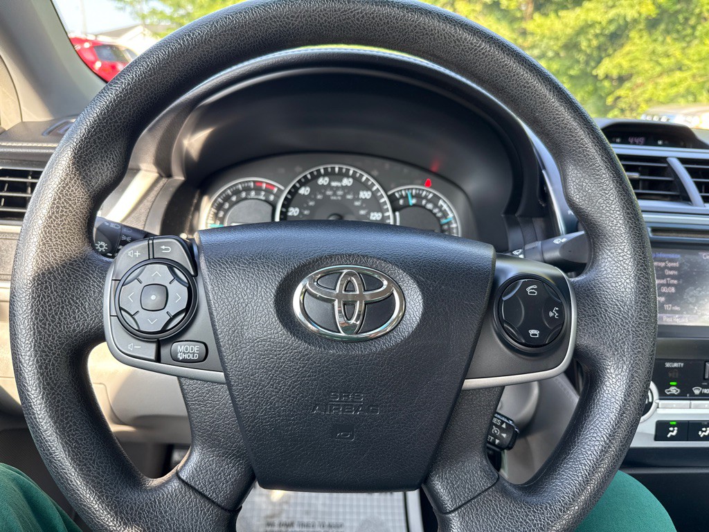 2014 Toyota Camry Image 8