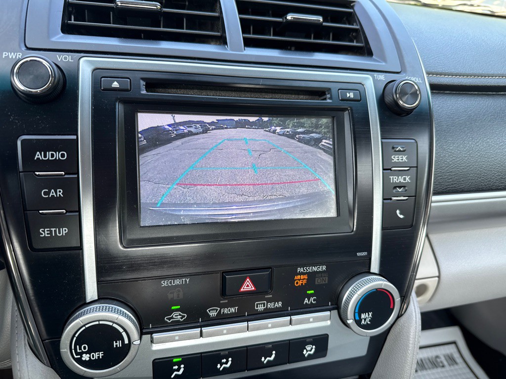 2014 Toyota Camry Image 11