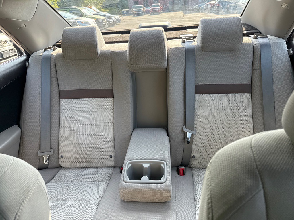 2014 Toyota Camry Image 18