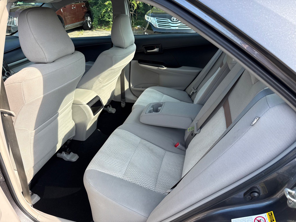 2014 Toyota Camry Image 19