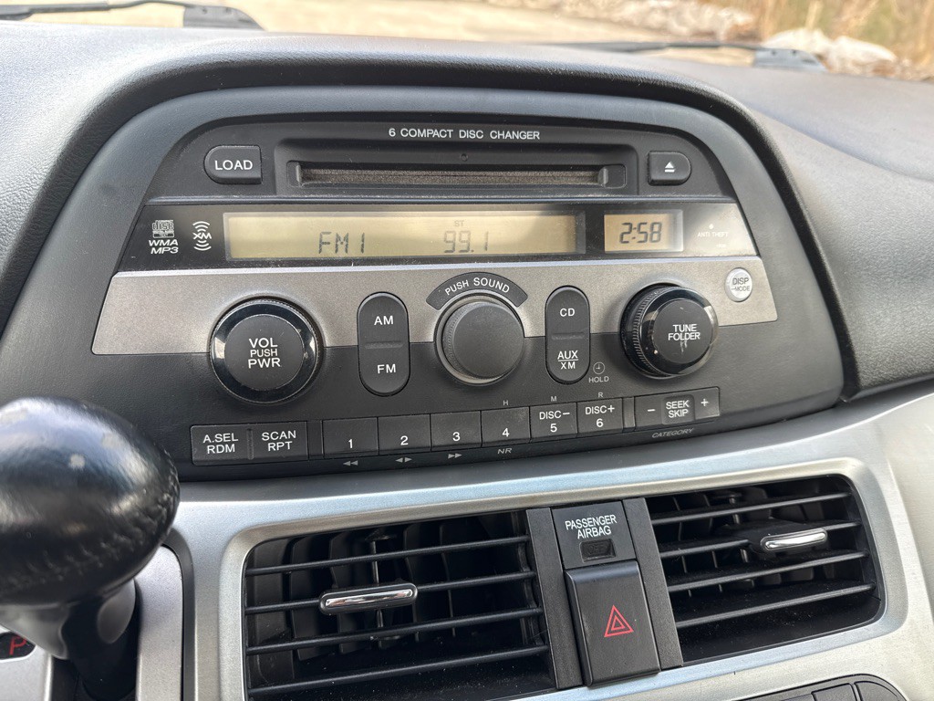2010 Honda Odyssey Image 12