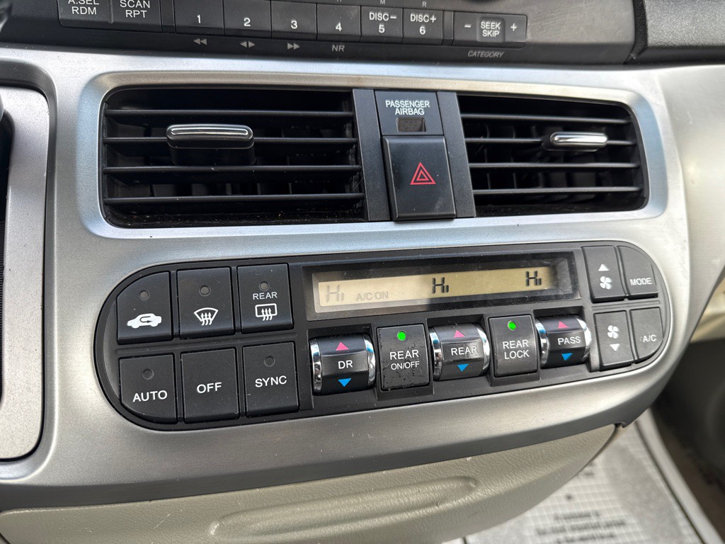 2010 Honda Odyssey Image 13
