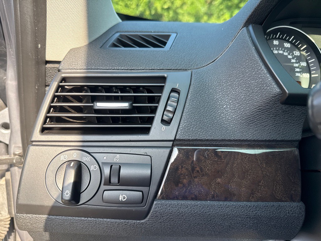 2007 BMW 3 Series Image 11