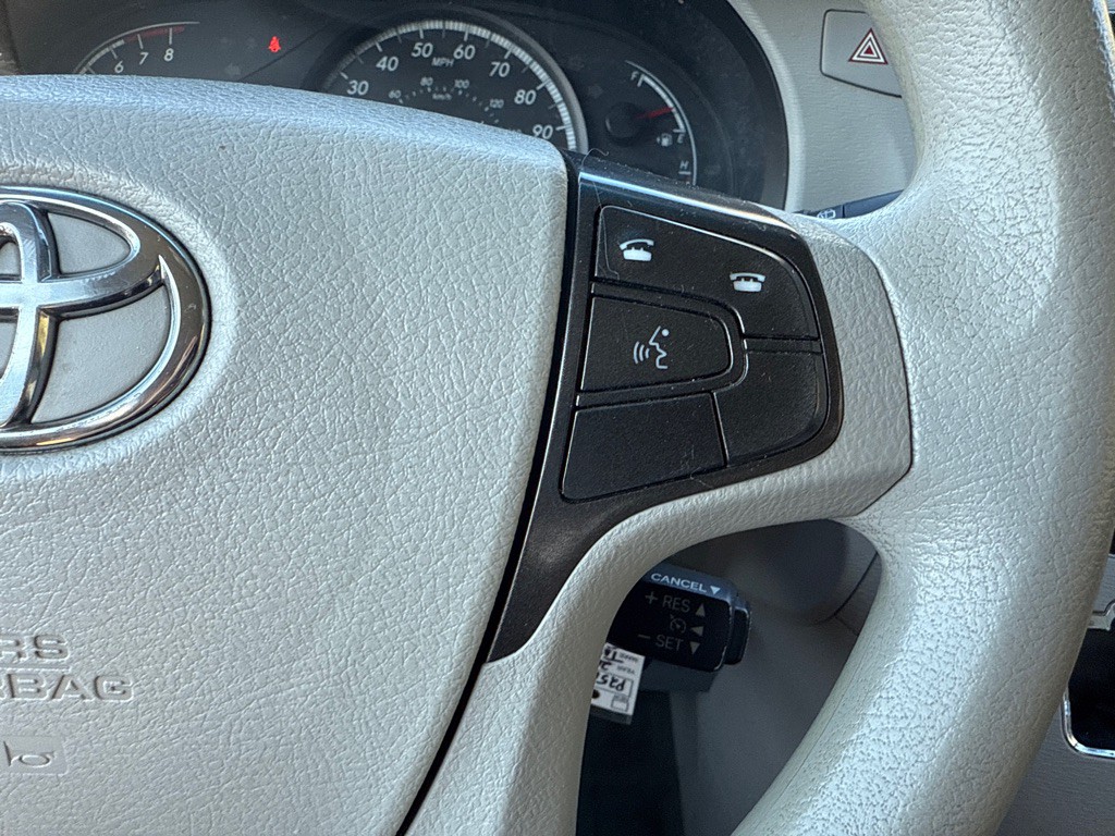 2014 Toyota Sienna Image 10