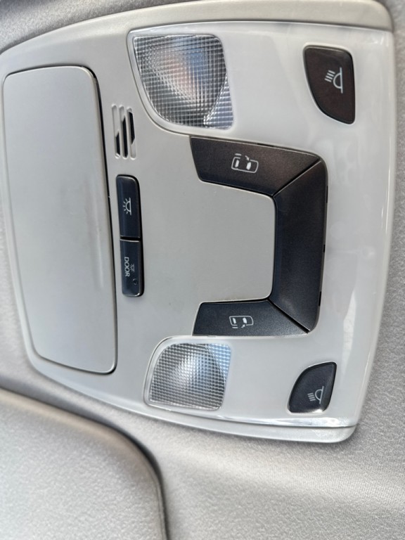 2014 Toyota Sienna Image 22