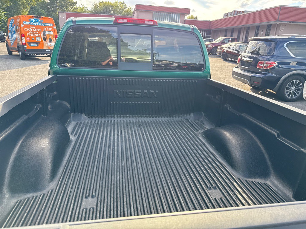 2005 Nissan Frontier Image 5