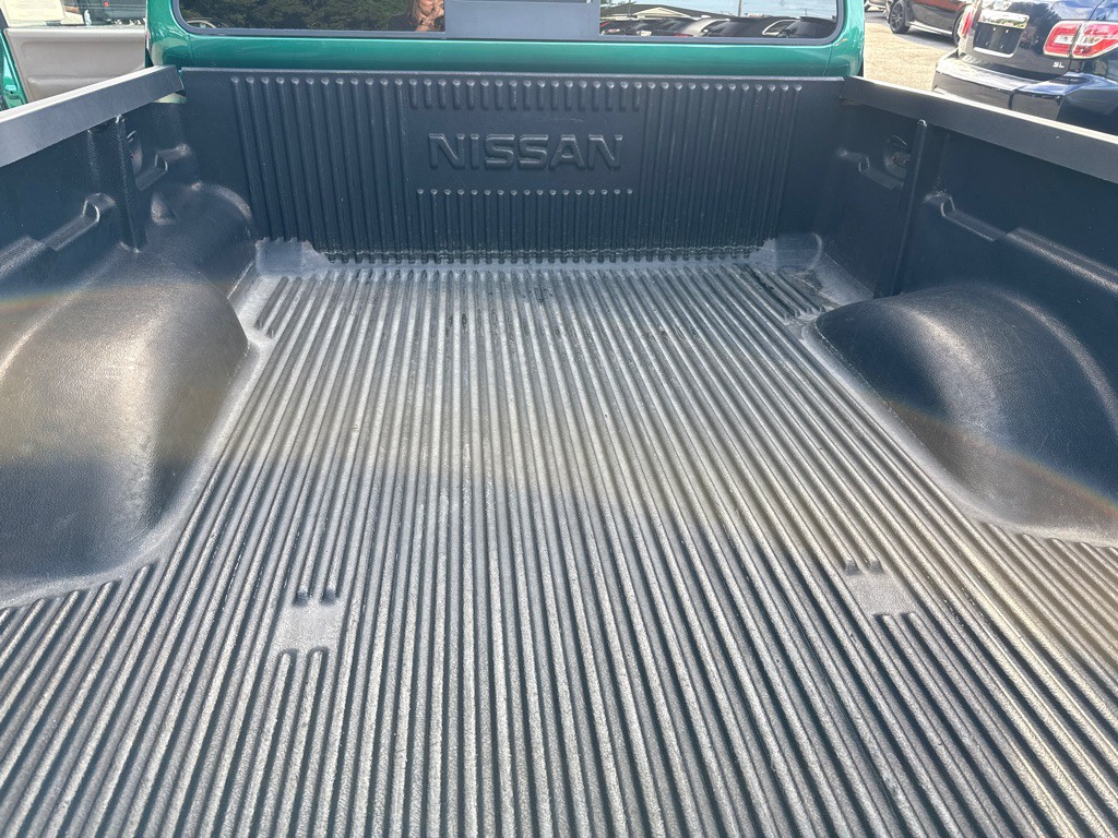 2005 Nissan Frontier Image 13