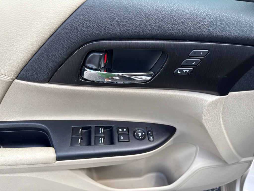 2013 Honda Accord Image 6