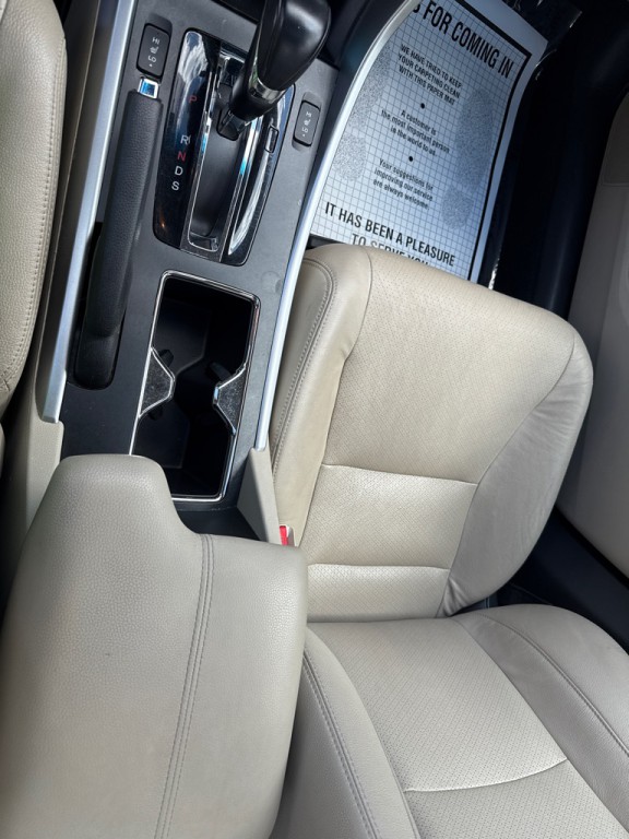 2013 Honda Accord Image 16