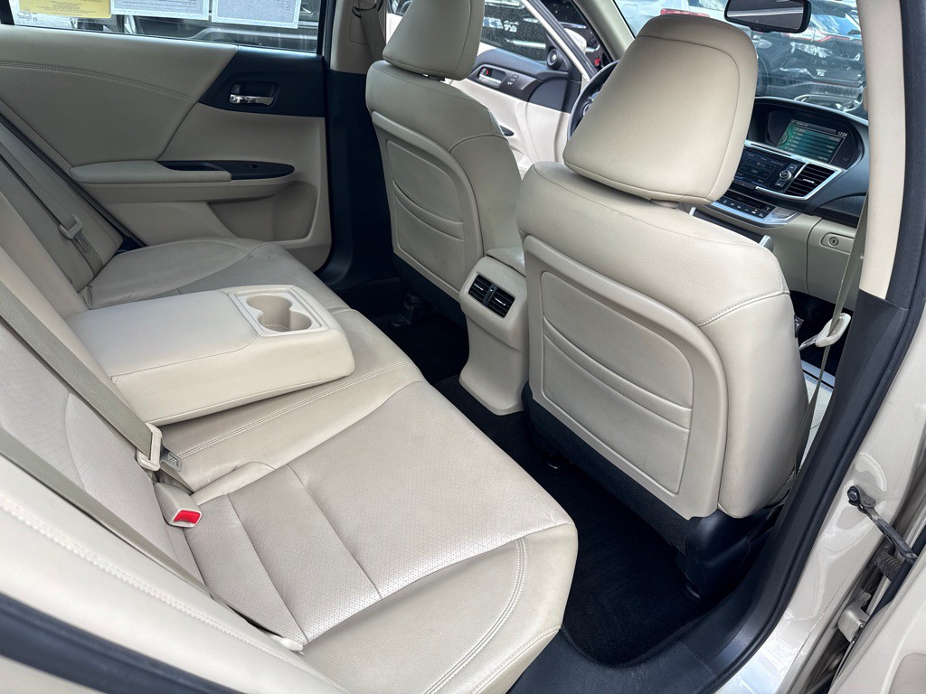2013 Honda Accord Image 24