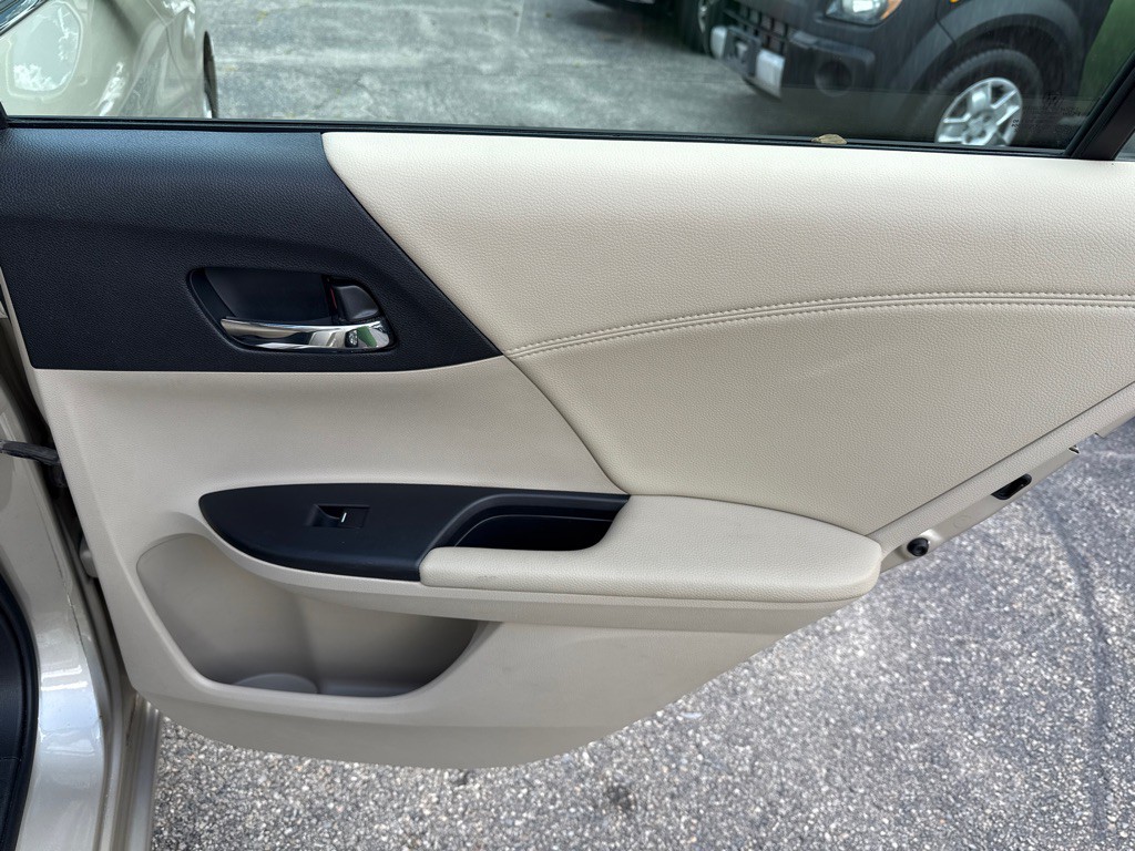 2013 Honda Accord Image 25