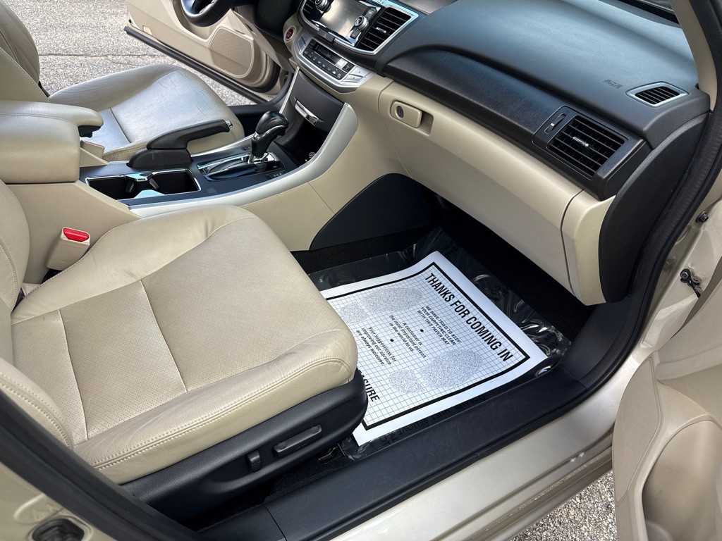 2013 Honda Accord Image 26