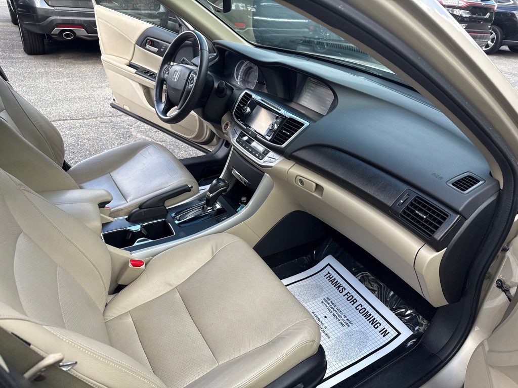 2013 Honda Accord Image 30