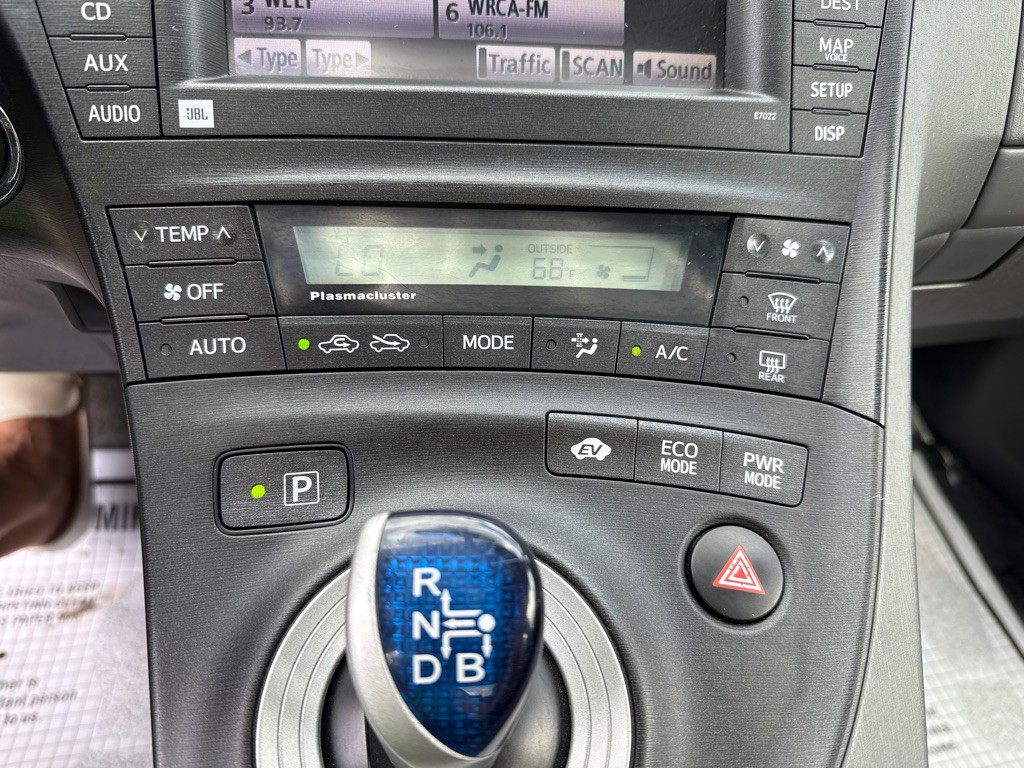 2010 Toyota Prius Image 16