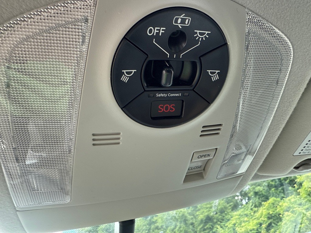 2010 Toyota Prius Image 20