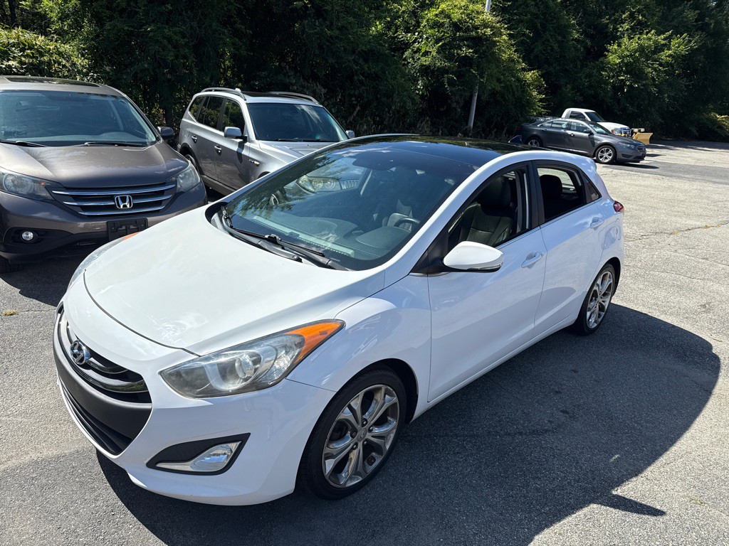 2013 Hyundai Elantra Image 1
