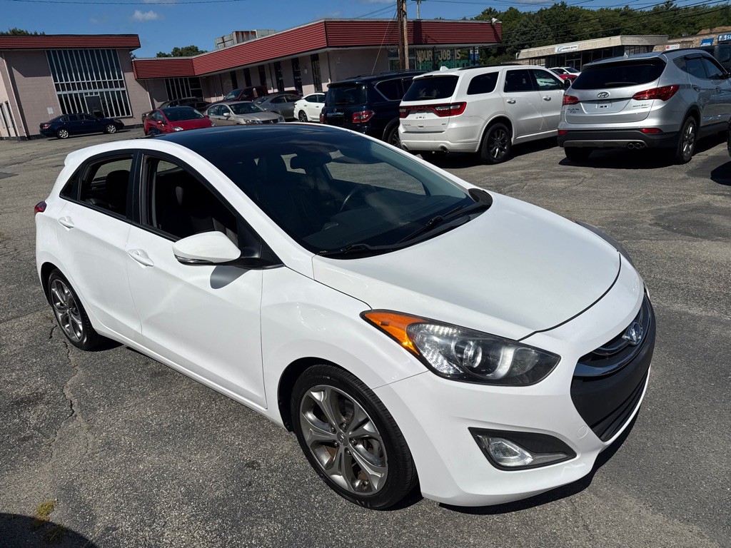 2013 Hyundai Elantra Image 2
